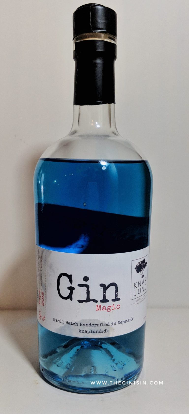 Gin Magic, a colorchanging gin from Denmark Review and Rating